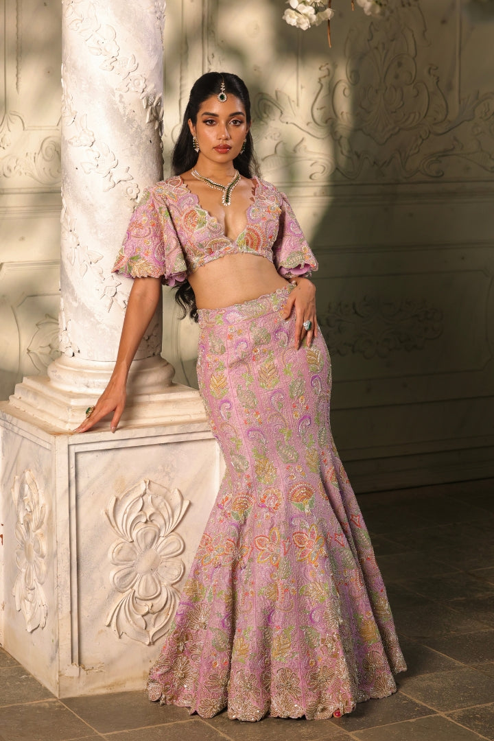Raseeka In Swarni Lehenga Set