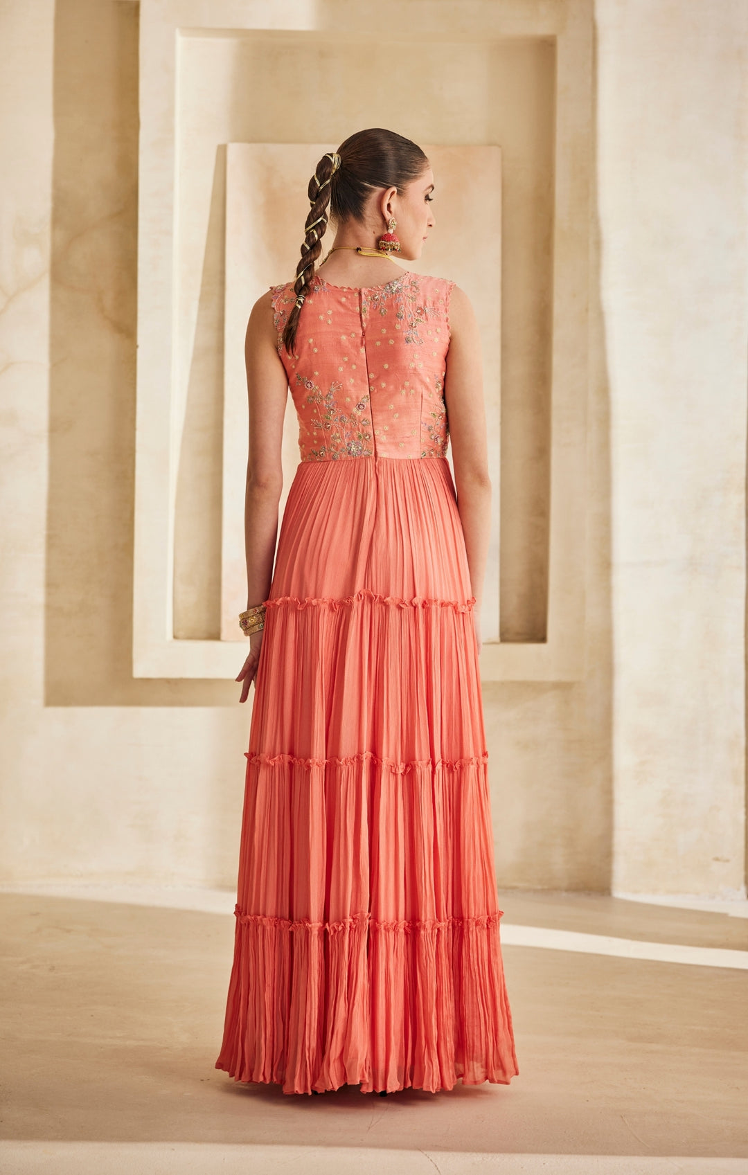 Leher gown