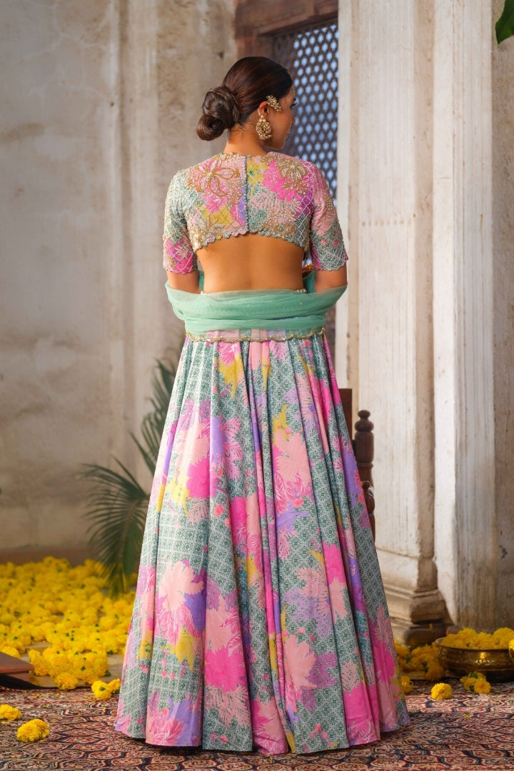 Aira lehenga set