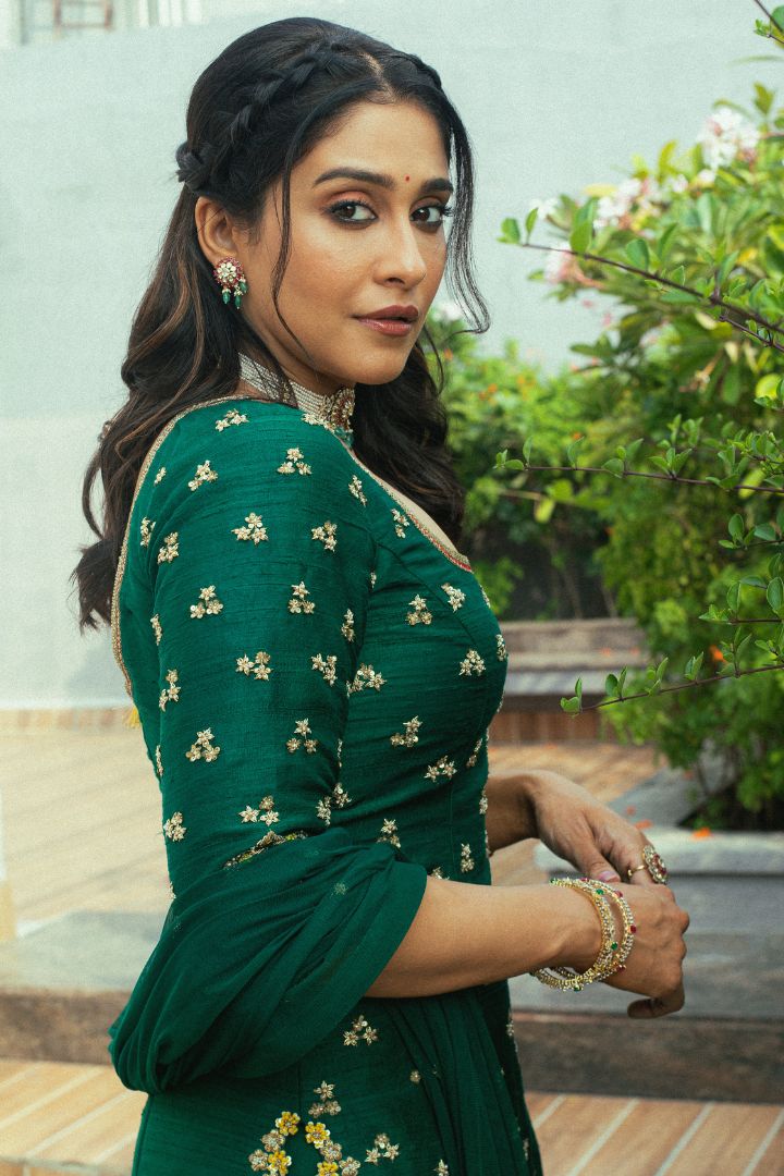 Regina Cassandra In Tarangita kurta set