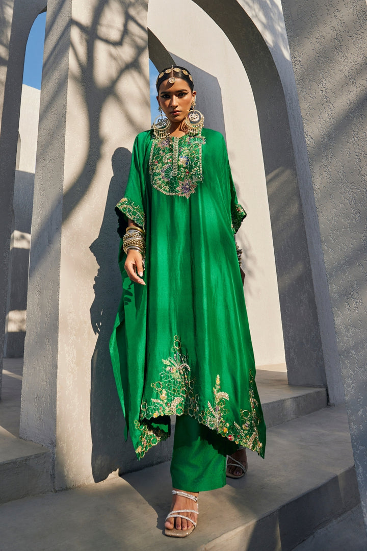 Nivriti Kaftan Set