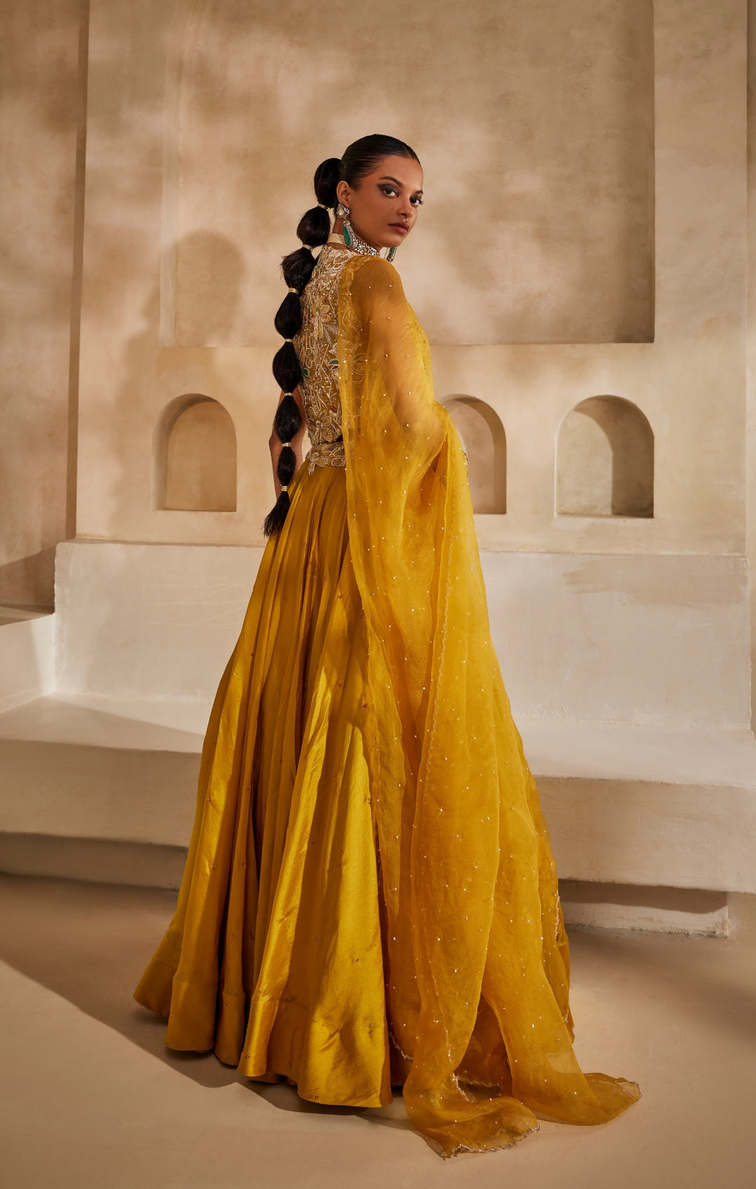 Peeli Noor lehenga set