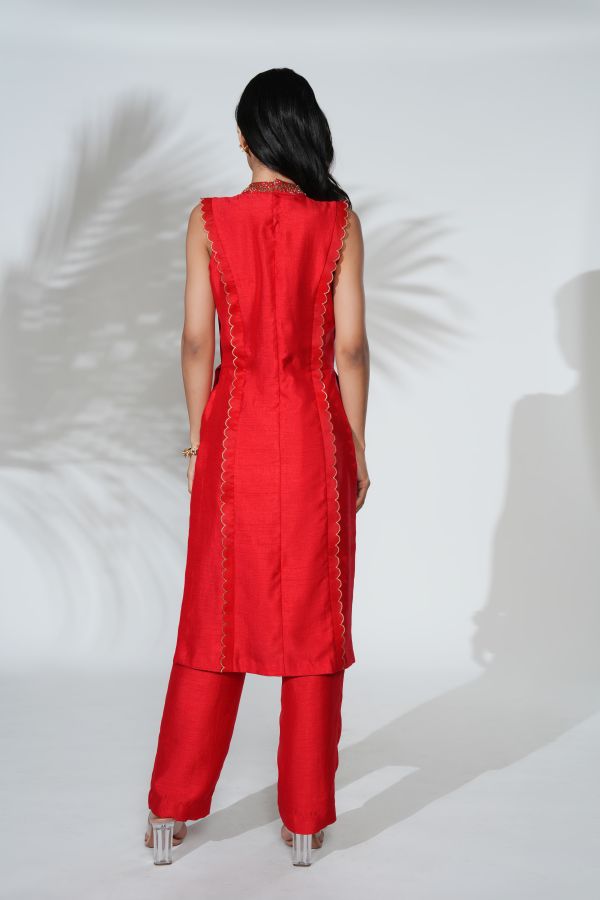 laal kurtha set